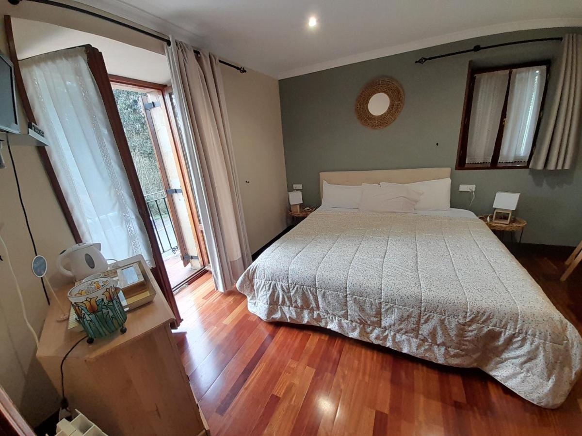Urrezko Ametsa Guest House Sopuerta Ngoại thất bức ảnh