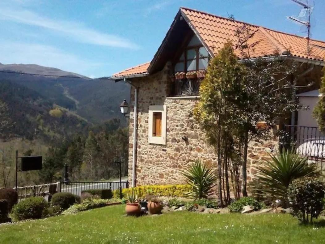 Urrezko Ametsa Guest House Sopuerta Ngoại thất bức ảnh