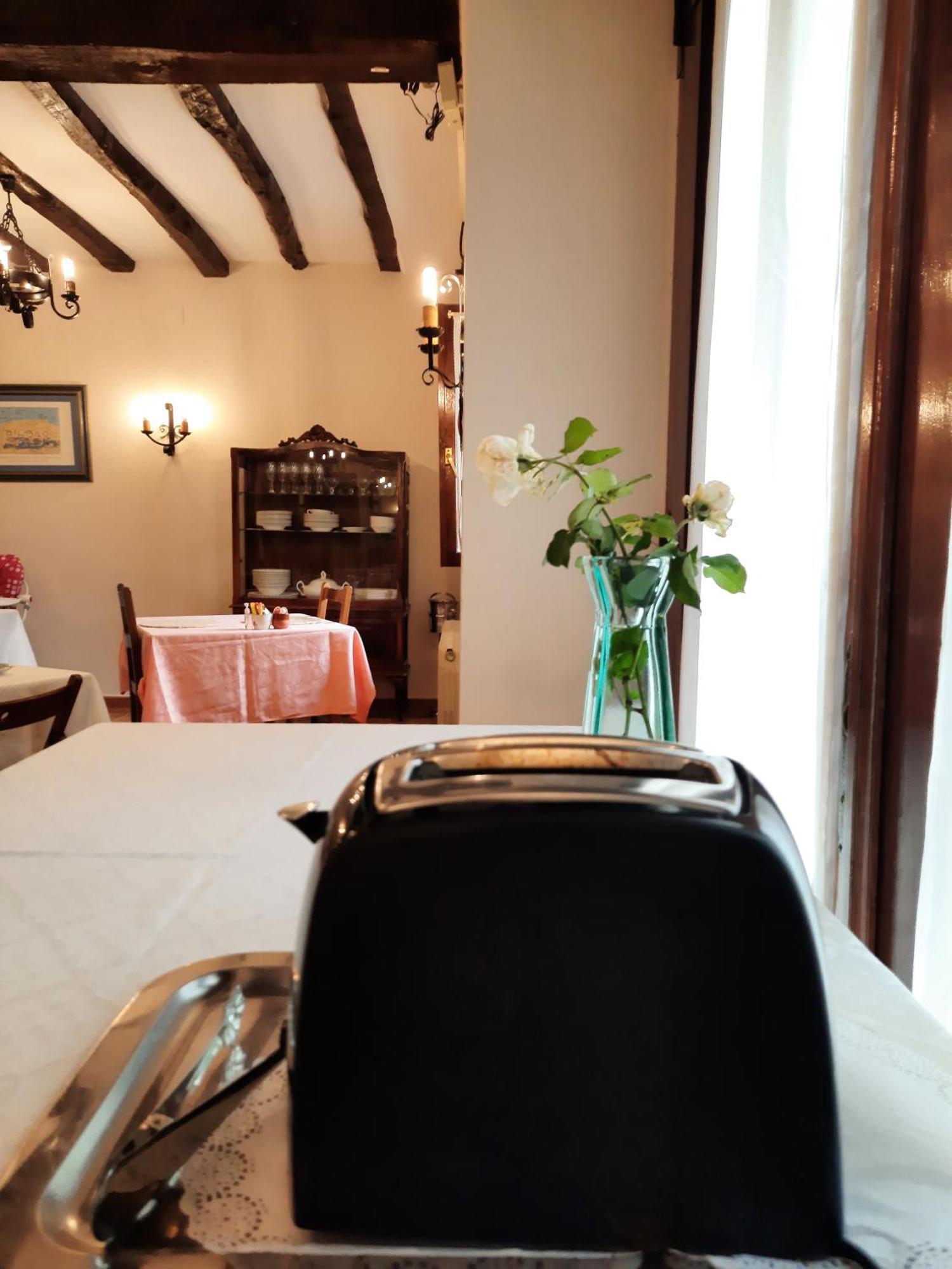 Urrezko Ametsa Guest House Sopuerta Ngoại thất bức ảnh
