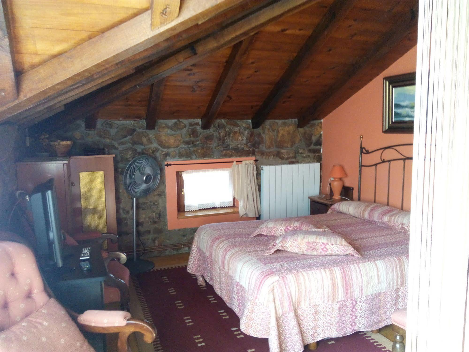 Urrezko Ametsa Guest House Sopuerta Ngoại thất bức ảnh