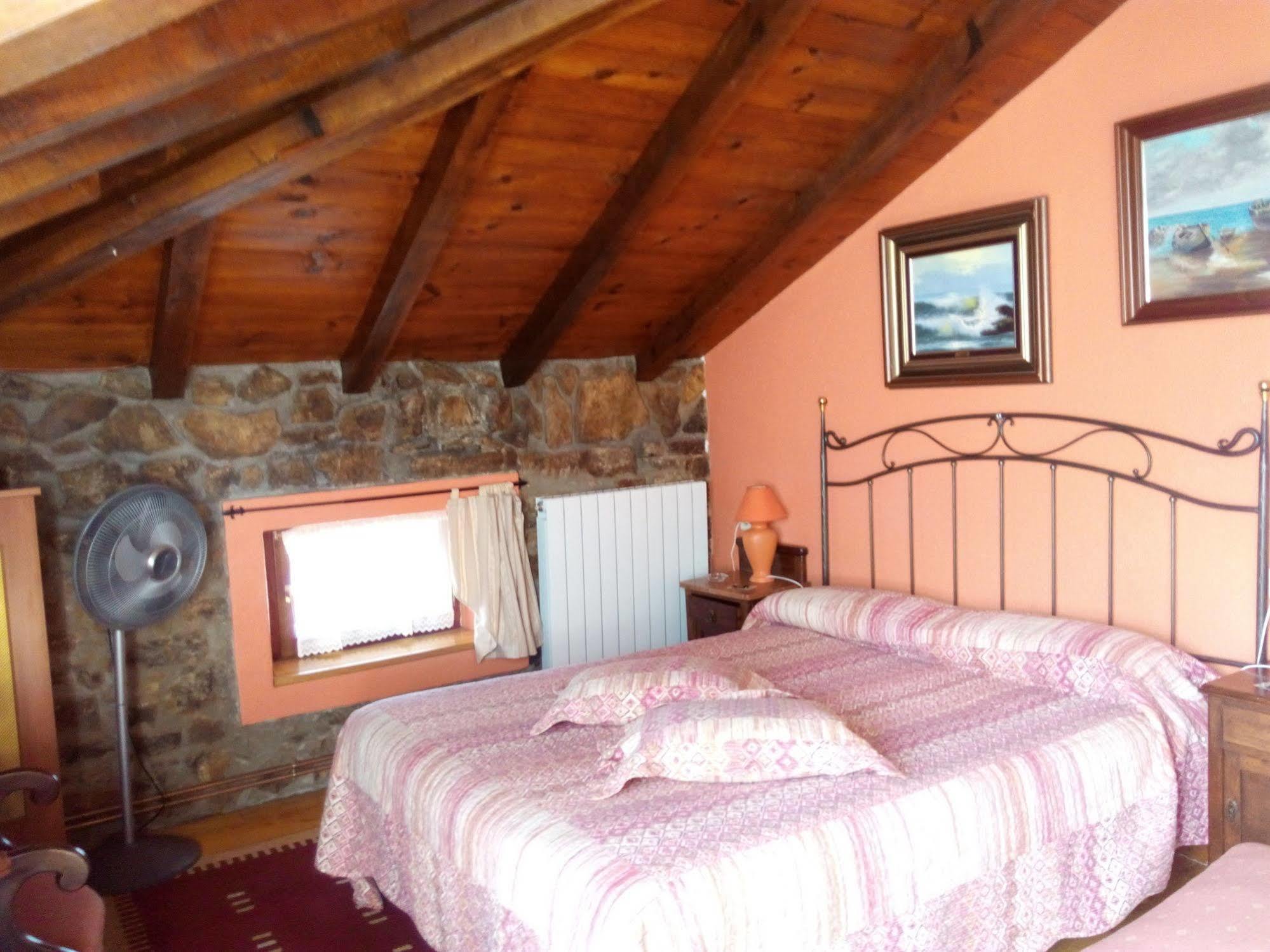Urrezko Ametsa Guest House Sopuerta Ngoại thất bức ảnh