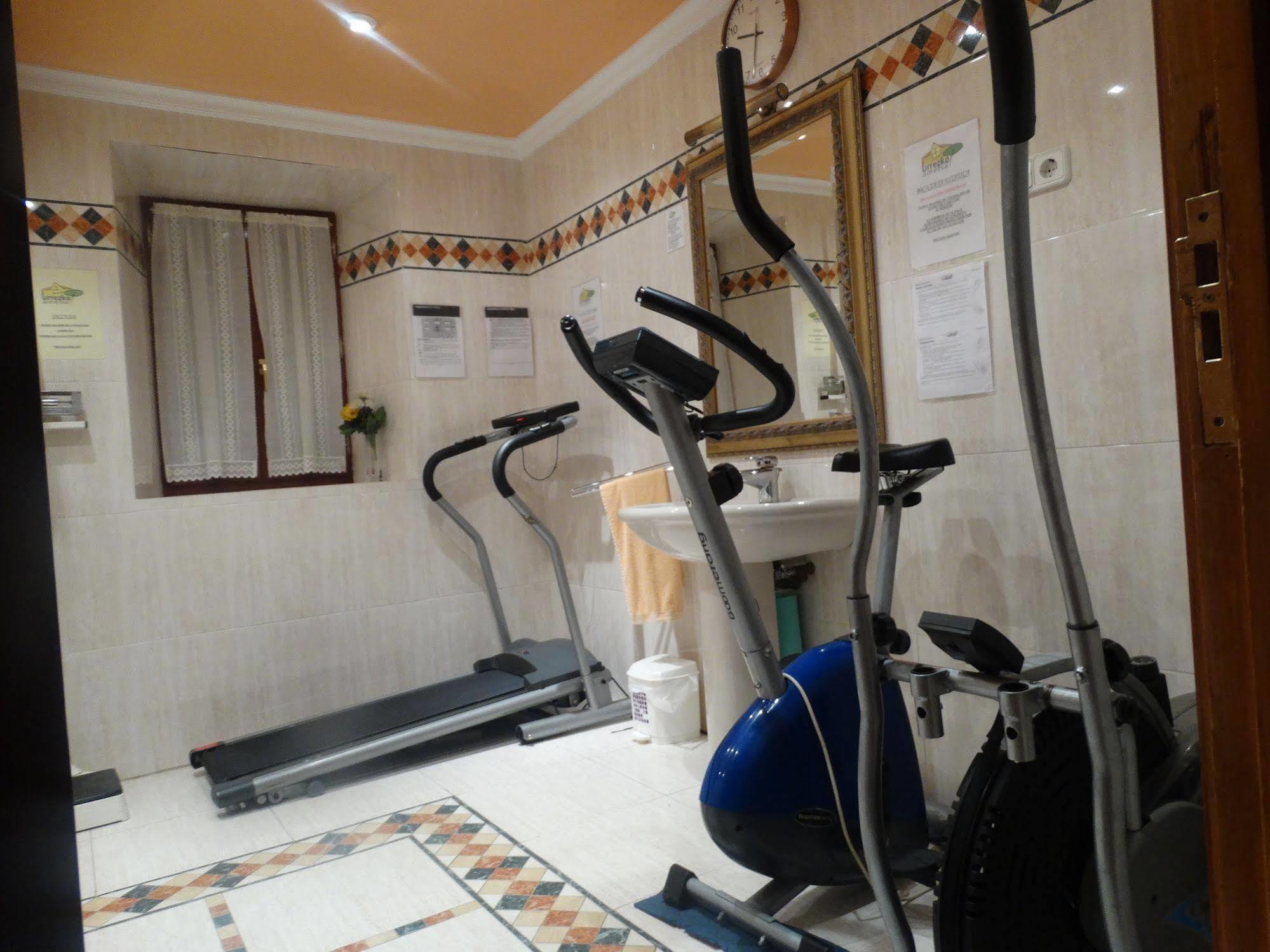 Urrezko Ametsa Guest House Sopuerta Ngoại thất bức ảnh