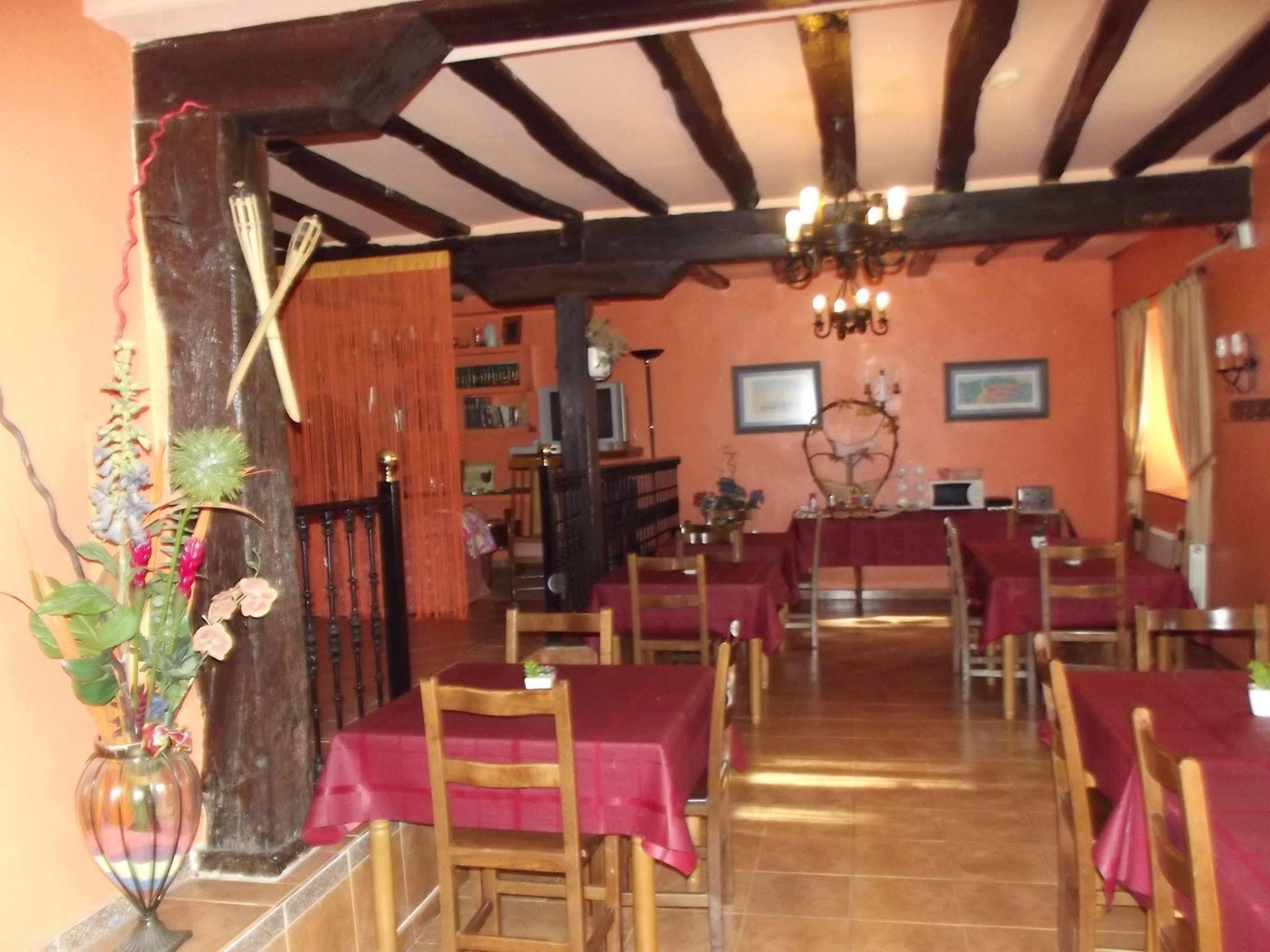 Urrezko Ametsa Guest House Sopuerta Ngoại thất bức ảnh
