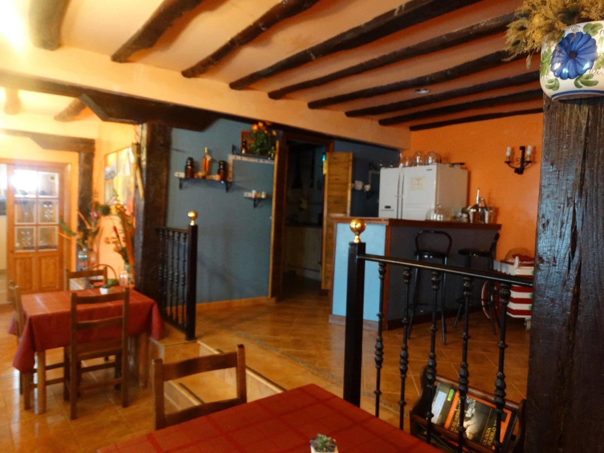 Urrezko Ametsa Guest House Sopuerta Ngoại thất bức ảnh