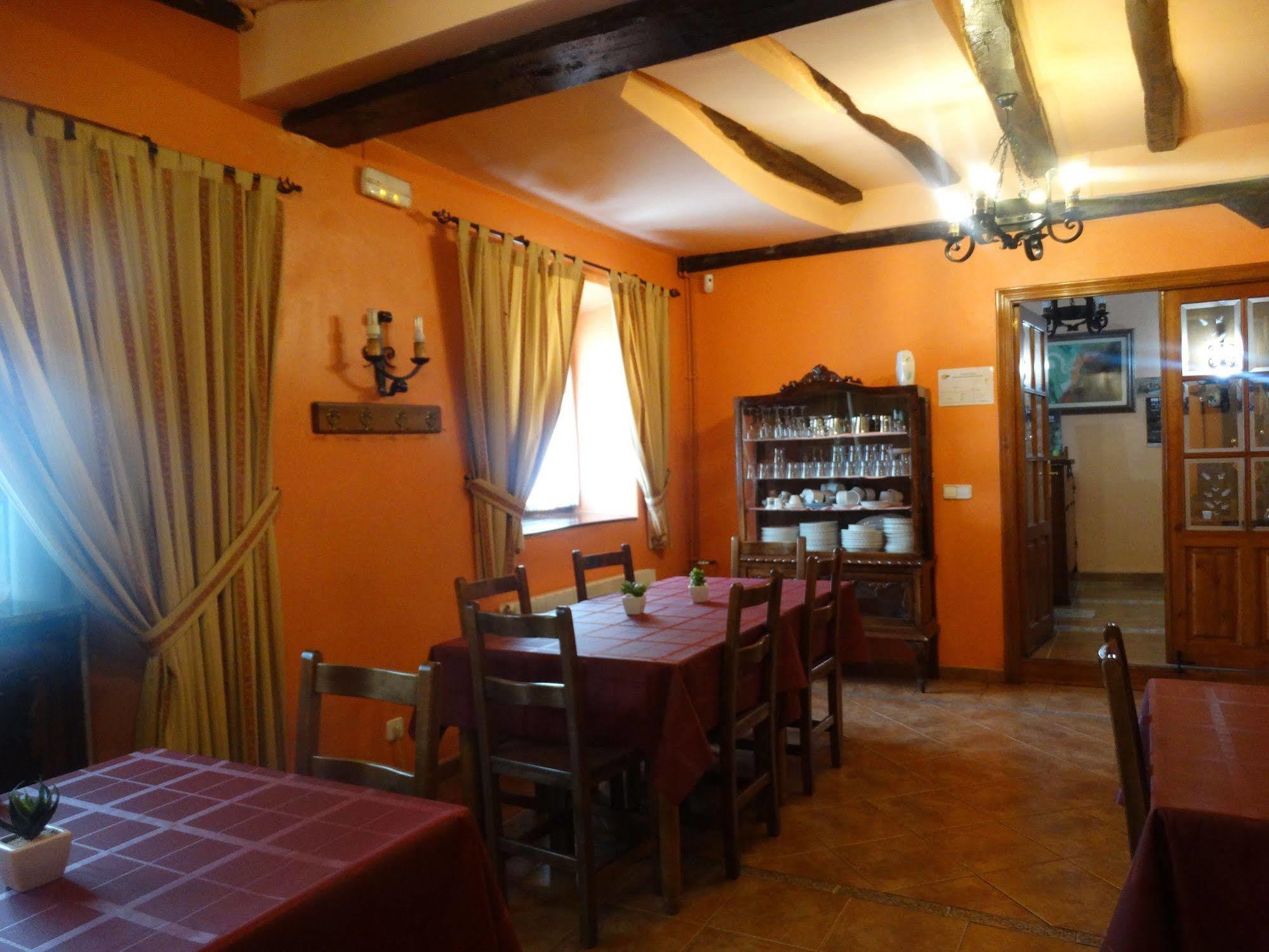Urrezko Ametsa Guest House Sopuerta Ngoại thất bức ảnh