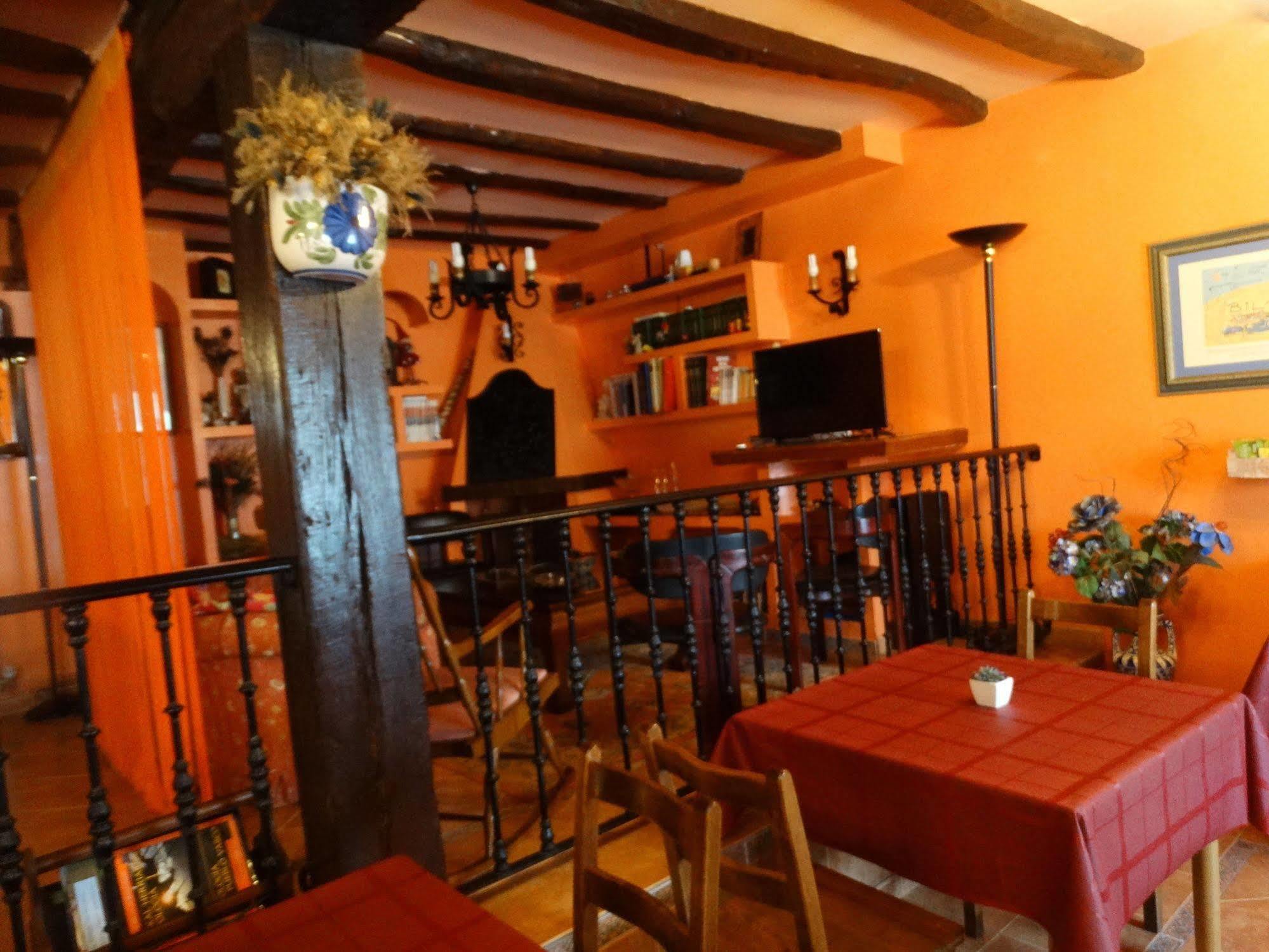 Urrezko Ametsa Guest House Sopuerta Ngoại thất bức ảnh